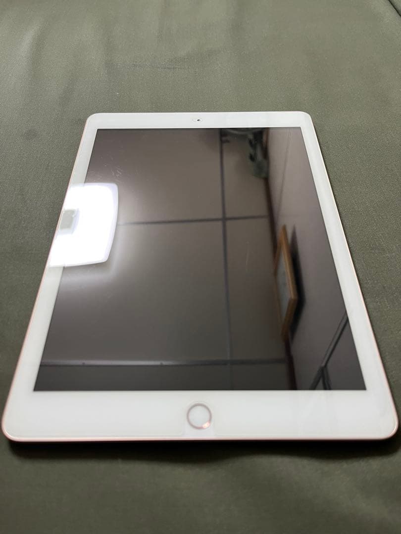 iPad 第6世代 32GB ローズゴールド Wi-Fi+セルラー BT100% Apple iPad 6th Gen. 32GB, Wi-Fi + Cellular (Unlocked), 9.7in