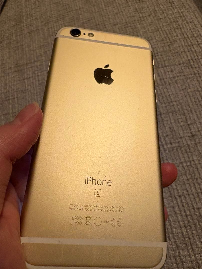 Apple iPhone 6s ゴールド 本体 - メルカリ