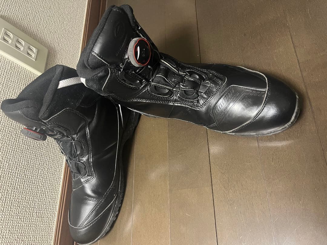 クシタニ　KUSHITANI BOAダイヤル式シューズ、アドーネ　25.5cm