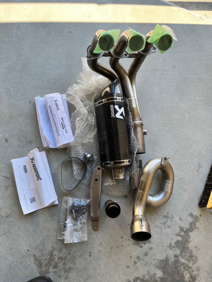 xsr900 マフラー フルエキ アクラポビッチ MT09 AKRAPOVIC AKRAPOVIC（アクラポビッチ） 政府認証マフラー RACING LINE フル