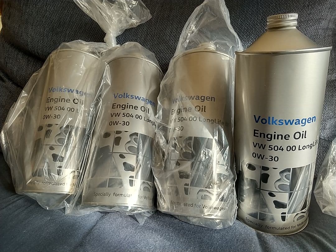 エンジンオイル VW 504 00 ロングライフ 0W-30 1L×4本 VW純正ロングライフエンジンオイル504 00(0W-30) 1L缶 : フォブ