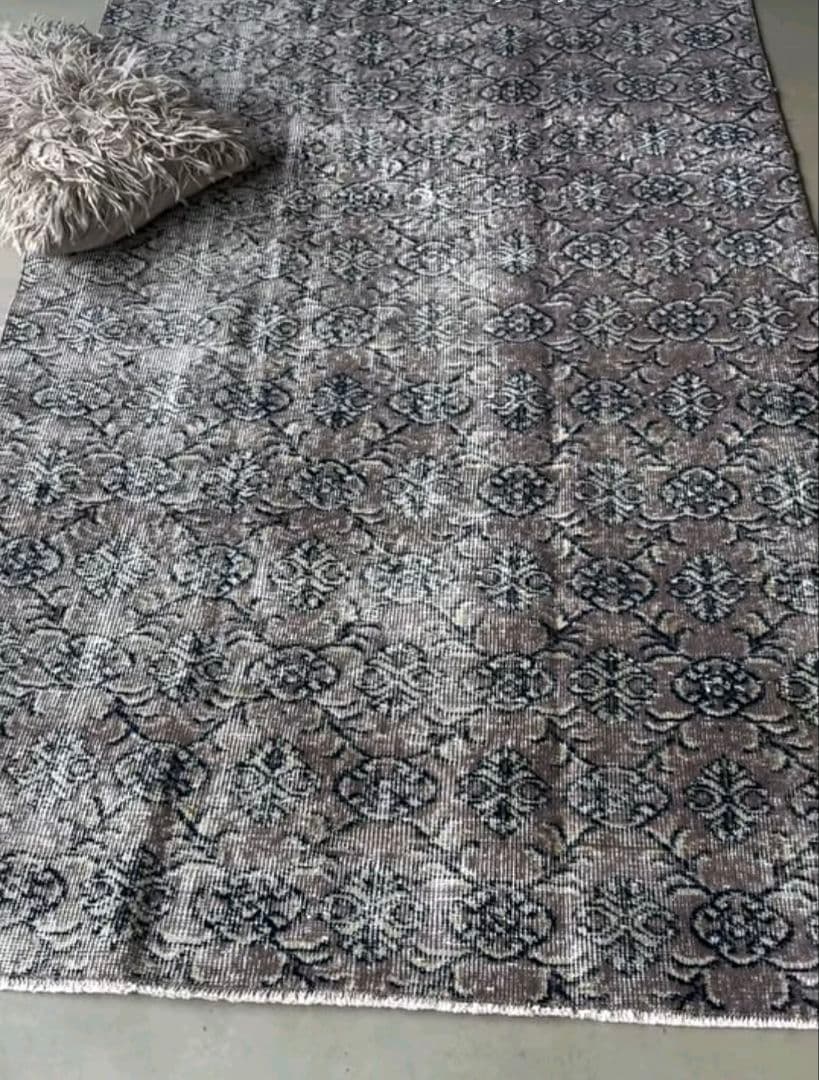 トルコ ヴィンテージラグ グレージュ 110×193 紋章 - メルカリ