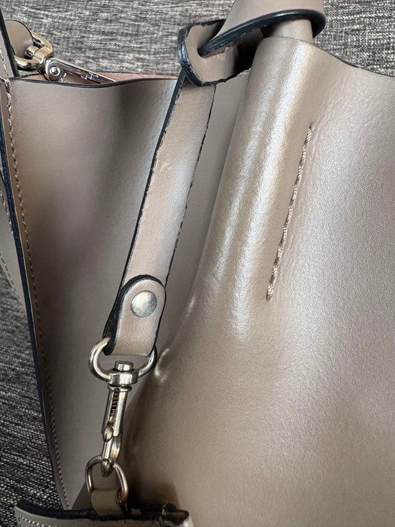 美品】ジャンニキャリーニ 2way トートバッグ グレージュ A4収納可