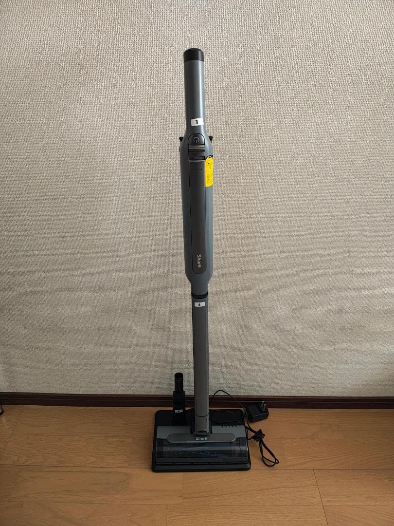 シャーク★CS100JGR★バッテリーの状態良好★3 シャーク☆CS100JGR☆バッテリーの状態良好☆3 - メルカリ