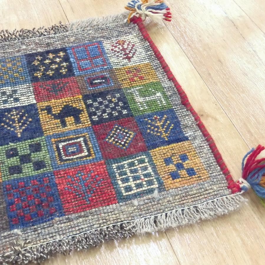 【新品】ウール100％ペルシャギャッベ 約39.5×41.5cm PG25010