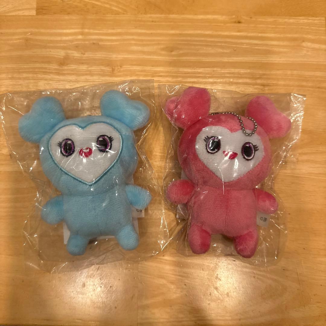 TWICE ラブリーぬいぐるみ バッグチャーム2個セット - メルカリ