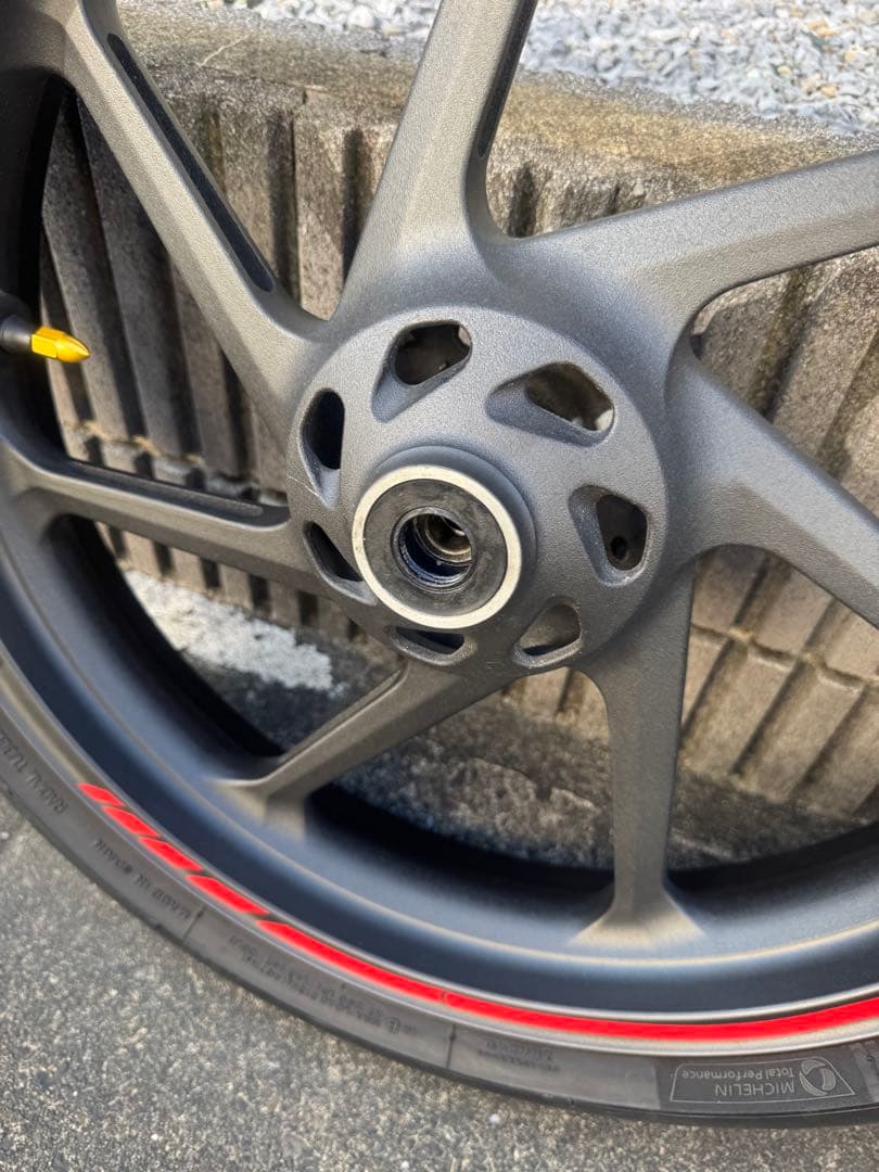 CBR250RR（2023-）純正ホイール ミシュランPower cup evo - メルカリ