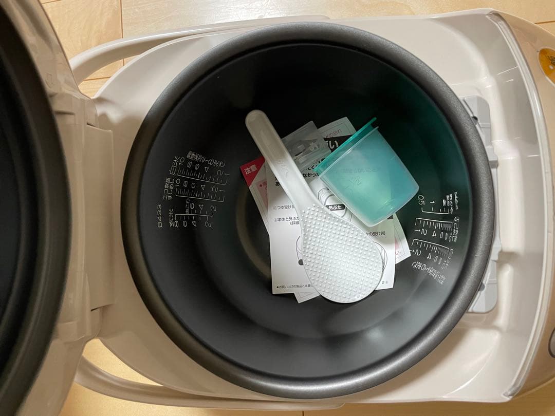 象印 NP-ZE18-NL 圧力炊飯器 1.8L