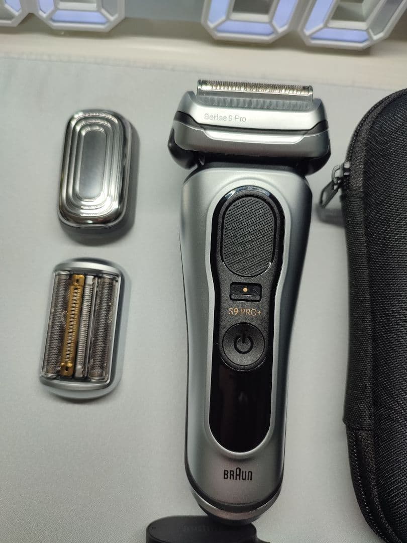 BRAUN S9 PRO+ メンズ電気シェーバー 楽天市場】BRAUN ブラウン 電気シェーバー 充電式 シリーズ9Pro+