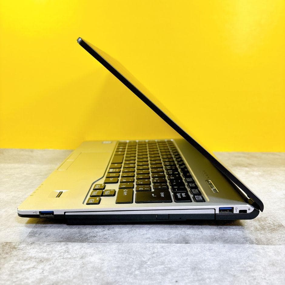 小型軽量❣i5＆SSD搭載で快適✨カメラ付き フルHD 薄型 Windows11