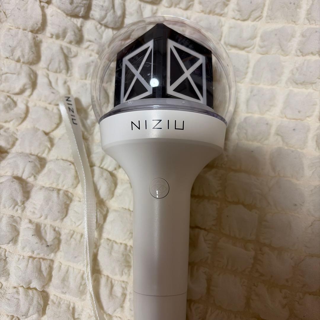 NiziU ペンライト - メルカリ