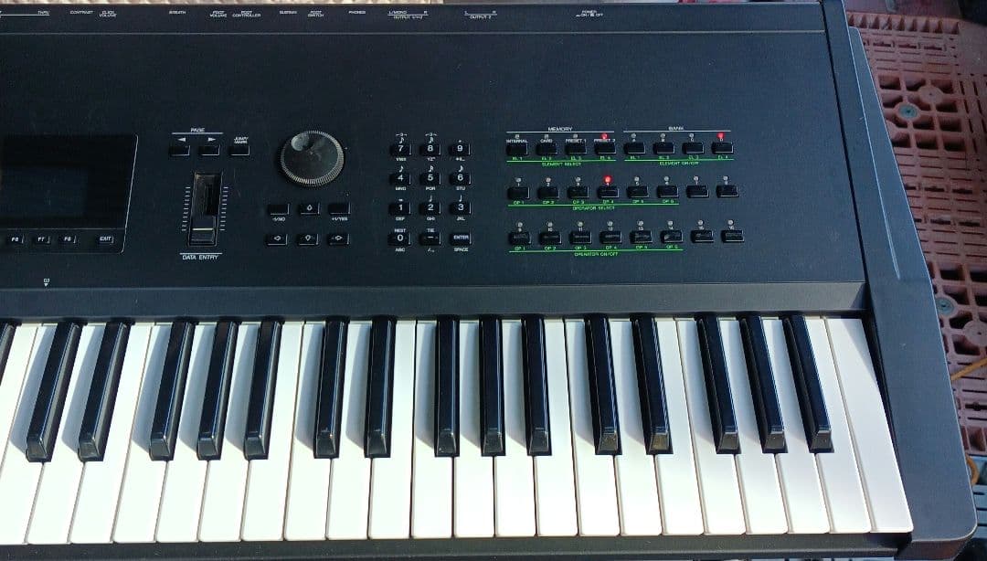 Yamaha SY77 シンセサイザー 61鍵 - メルカリ