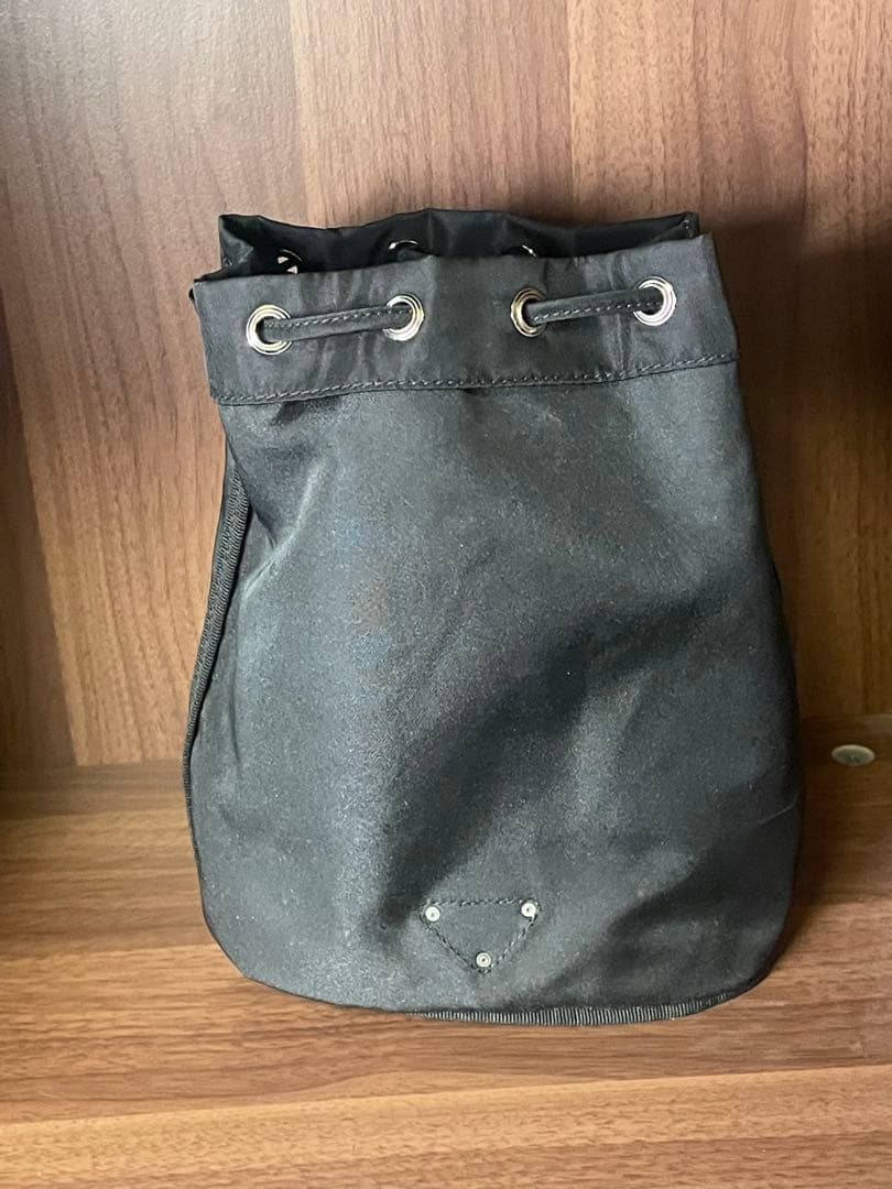 PRADA ブラック ナイロンドローストリングバッグ - メルカリ