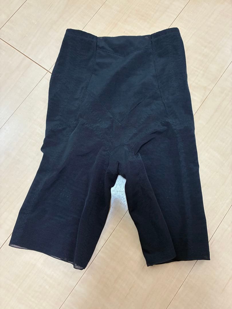 peu a beaute プウアボーテ　骨盤ヒップガードル　ブラック58 骨盤もヒップもキュッ♡ 骨盤ヒップガードル 光電子 プウアボーテ