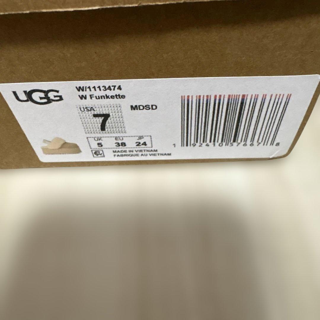 M1caliN 様 UGG ベージュ ファー付きスリッポン 7サイズ