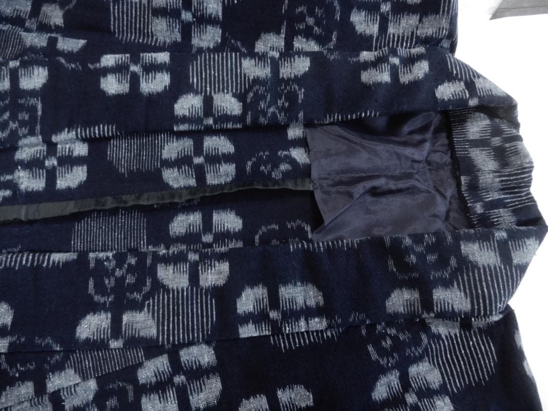 木綿・弓浜絣単衣着物・手織り藍染 ・地厚 - メルカリ