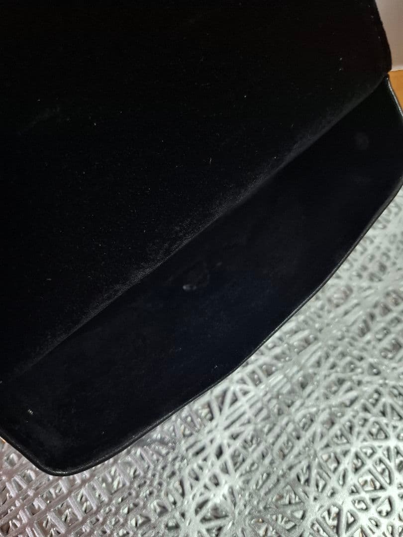 限定セール‼️CHANEL ロゴマトラッセサングラスケース ブラック 斜め