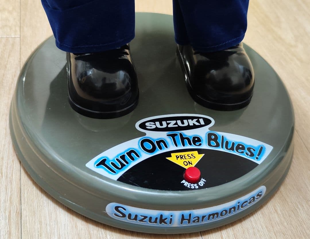 ブルースハープを吹く人形 SUZUKI BLUES MAN Hamonica - メルカリ