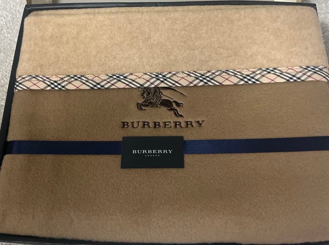 新品 BURBERRYバーバリー 毛布、ブランケット 未使用 ウール100