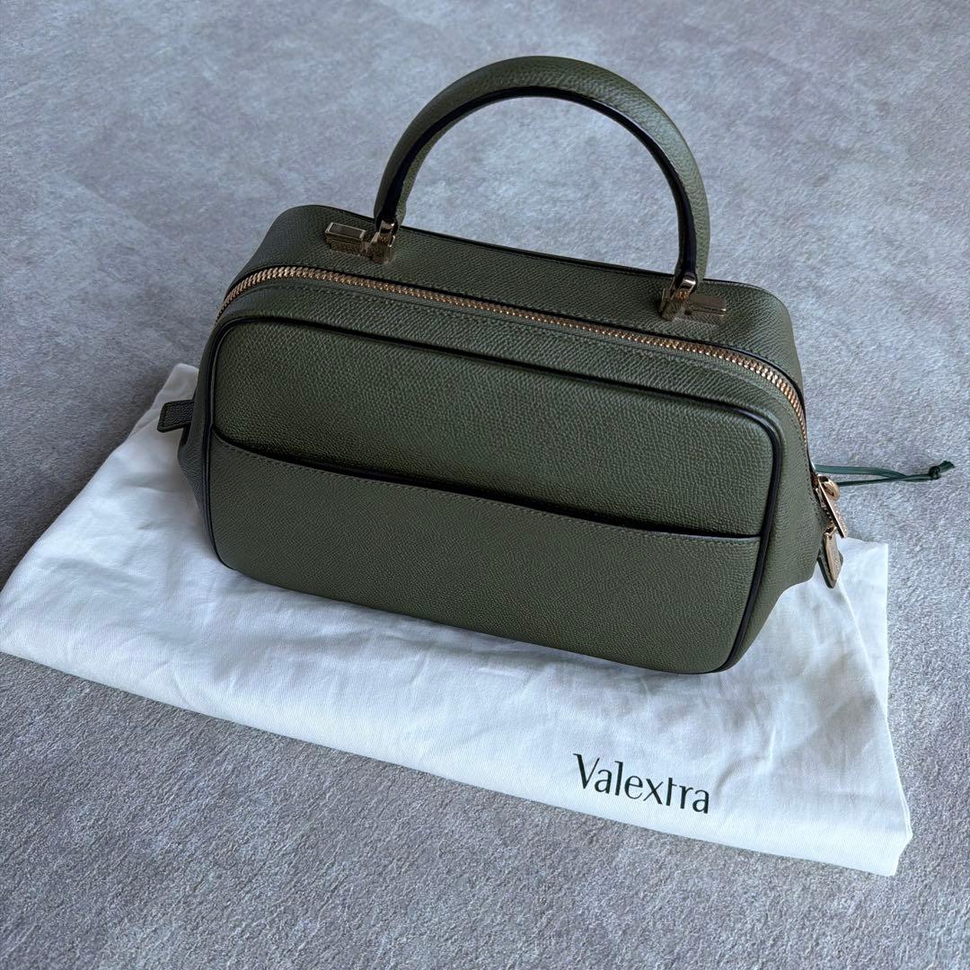 Valextraヴァレクストラ セリエエッセ ミディアム2WAYショルダーバッグ Valextra / ヴァレクストラ】セリエエッセ ミディアム2WAYショルダー