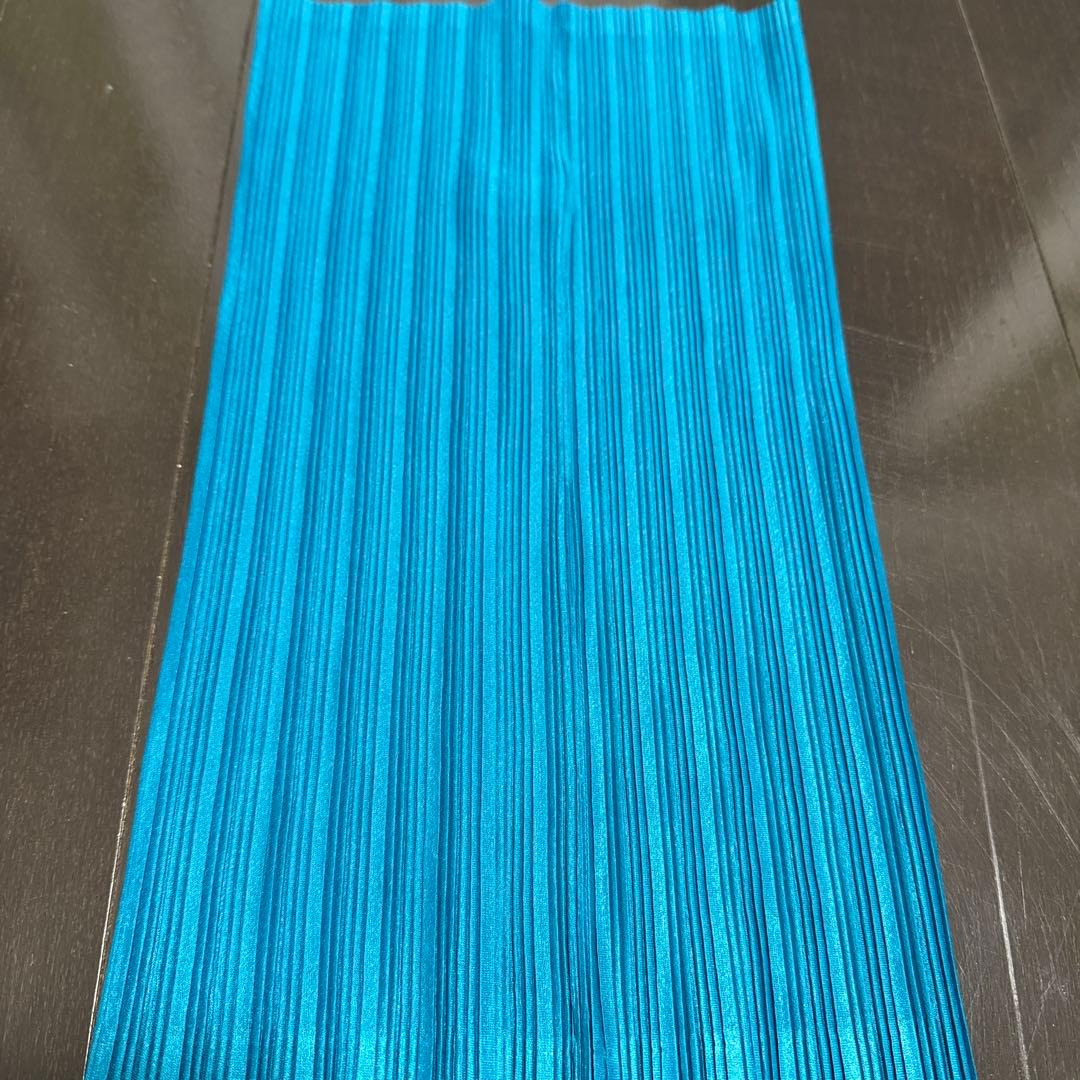 ✨【極美品】ISSEY MIYAKE PLEATS PLEASEネックウォーマー - メルカリ