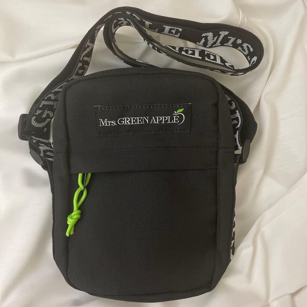 Mrs. GREEN APPLE フロントポケットミニショルダーバッグ