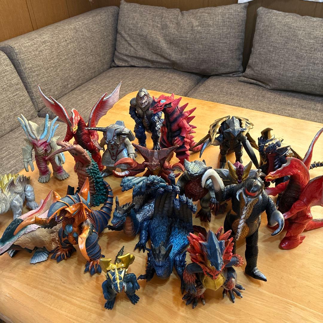 【フィギュア大量】ウルトラ怪獣20体 ソフビまとめ売り ウルトラマン ウルトラ怪獣 ソフビ セット フィギュア 20体｜Yahoo