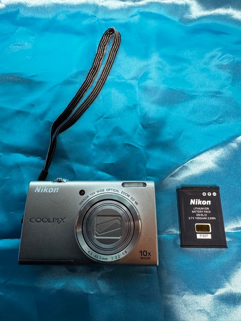 Nikon COOLPIX シルバー 10倍ズーム 充電器無し ケース有り