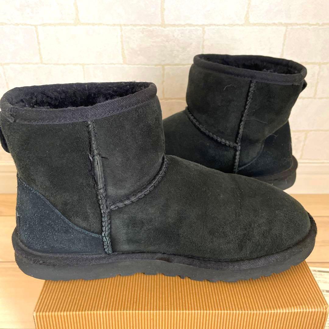 UGG 5854 クラシックミニ ムートンブーツ ブラック 23センチ - メルカリ
