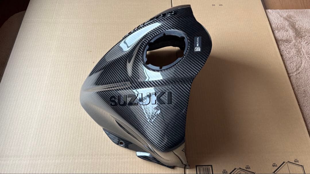 隼 HAYABUSA用 SPEEDRAタンクトップカバードライカーボン 隼 HAYABUSA用 SPEEDRAタンクトップカバードライカーボン SPEEDRA