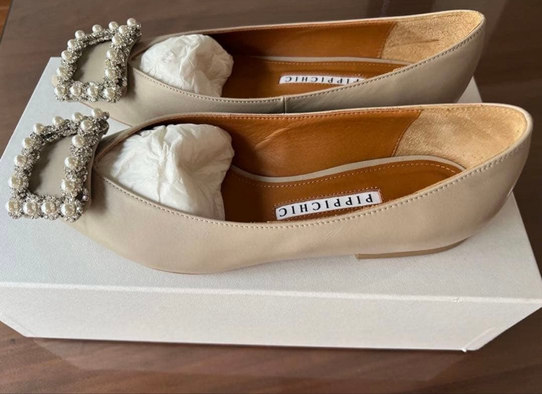 新品】完売 PIPPICHIC ビジューフラットシューズ アローズ別注 - メルカリ