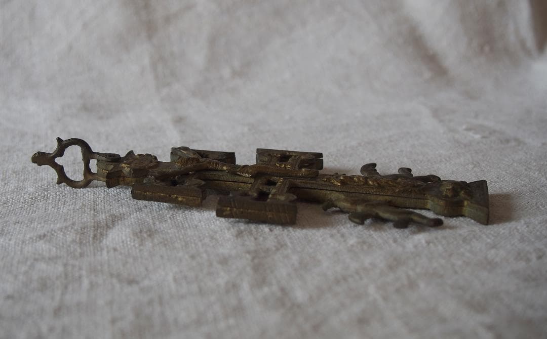 カラバカ村に伝わる伝説の十字架 15cm 天使が運ぶカラバカクロス/K433