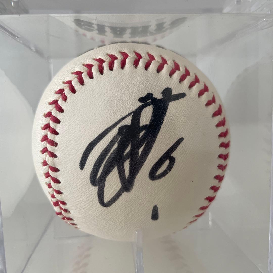 読売ジャイアンツ 坂本勇人 選手 投入れ 直筆サインボール - メルカリ