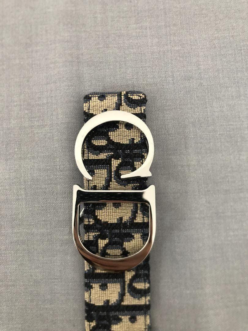 ベルド CDロゴ シルバー ネービーブルー 美品 男女兼用 - メルカリ