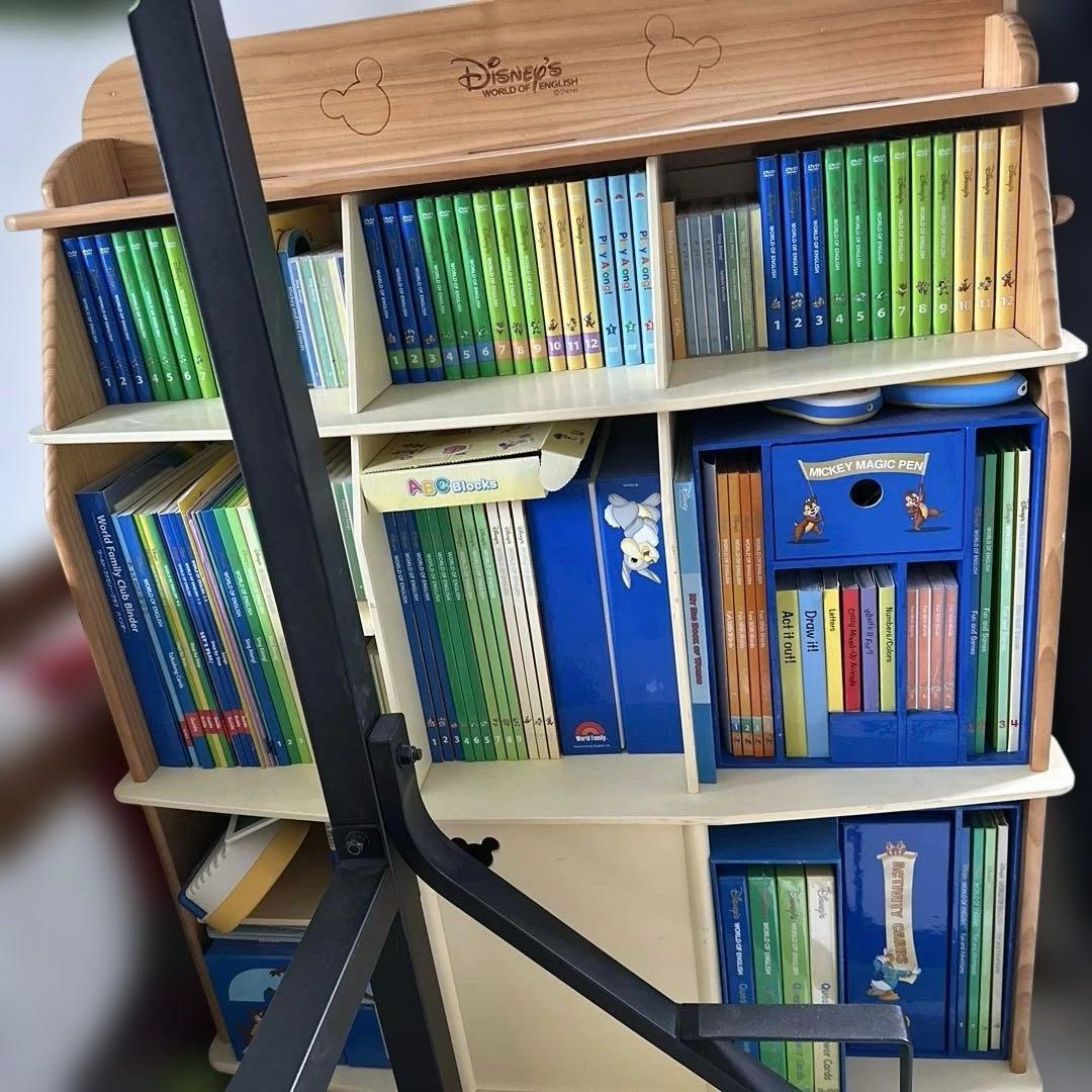 ✨ディズニー英語システム✨未開封あり　 DVD 、本セット(棚は別売り)DWE Disney - ディズニー英語システム DWE 本棚 収納棚 ブックシェルフの