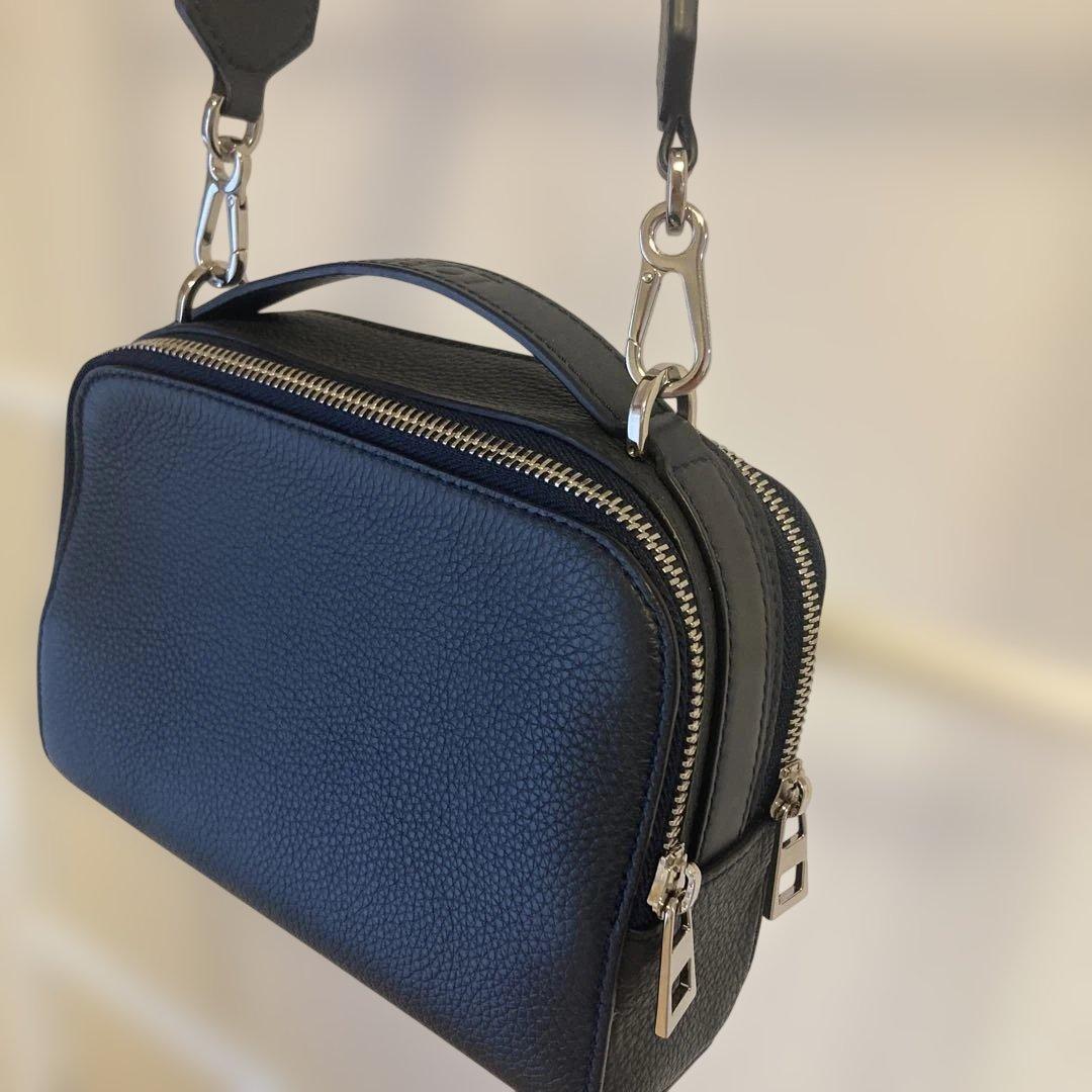 ロエベ カメラバッグミニ クロスボディ アナグラム ショルダーバッグ