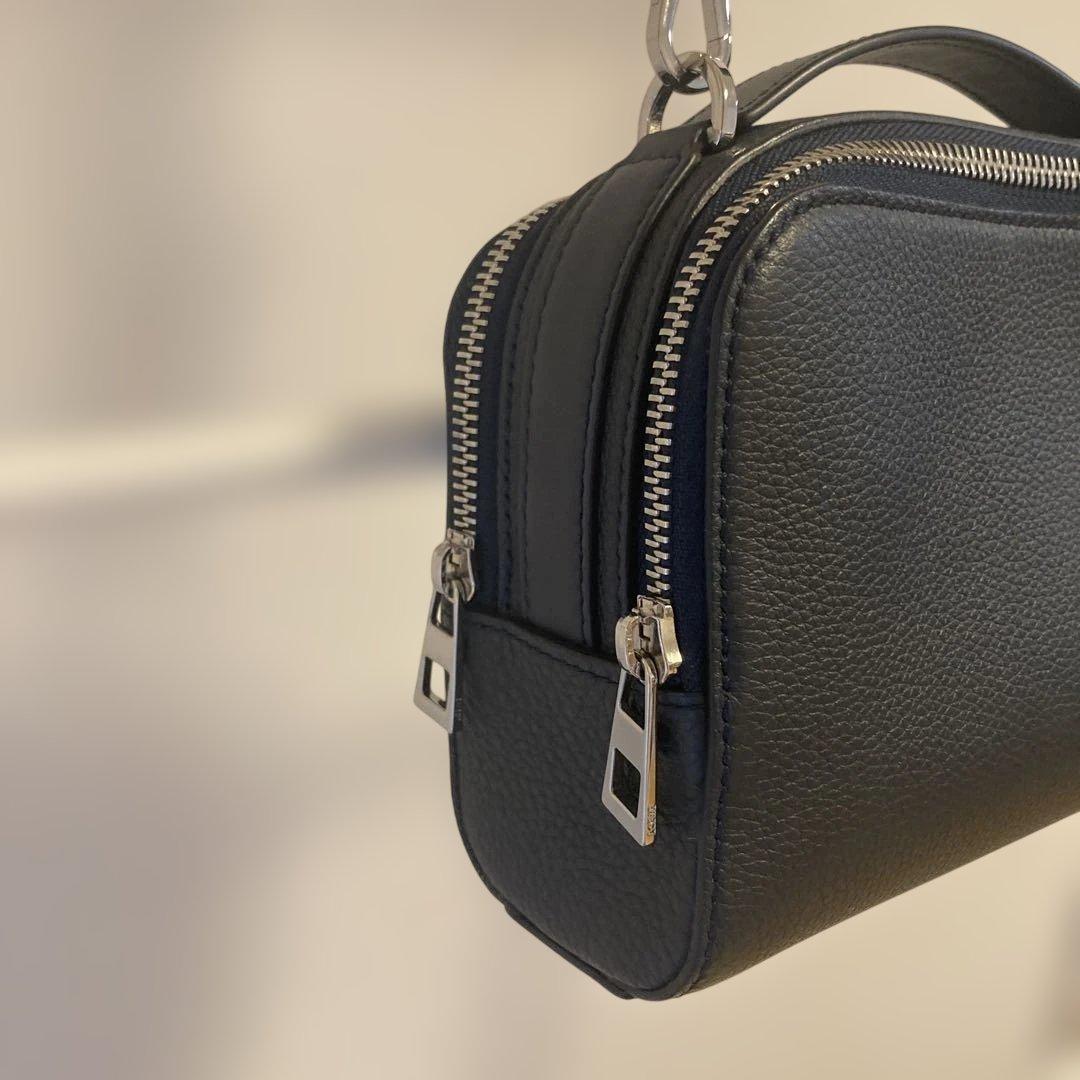 ロエベ カメラバッグミニ クロスボディ アナグラム ショルダーバッグ