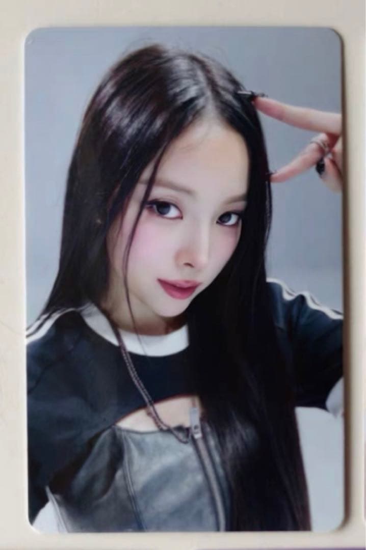 MEOVV ミヤオ 1st kpopmerch 特典 トレカ ナリン - メルカリ