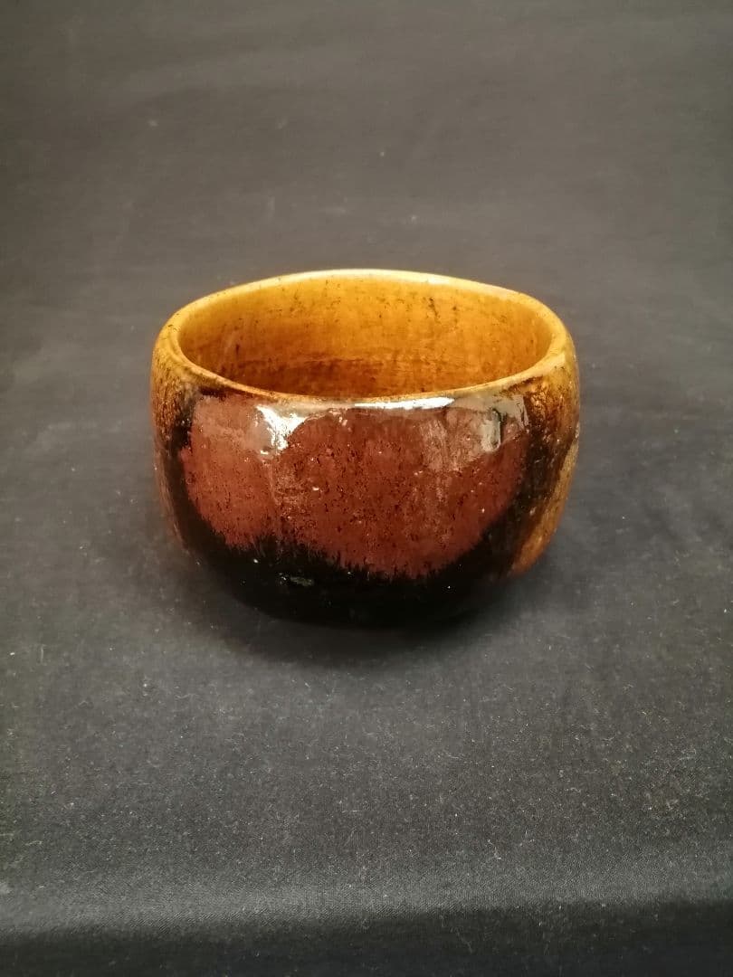 大樋長左衛門の大樋焼飴釉茶碗をお買取しました｜骨董