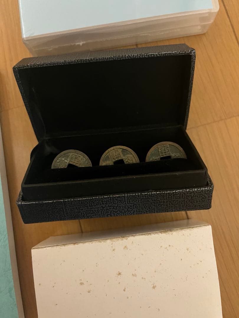 六爻占術テキストNo.1・No.2　六爻占術対応暦と　DVD付き