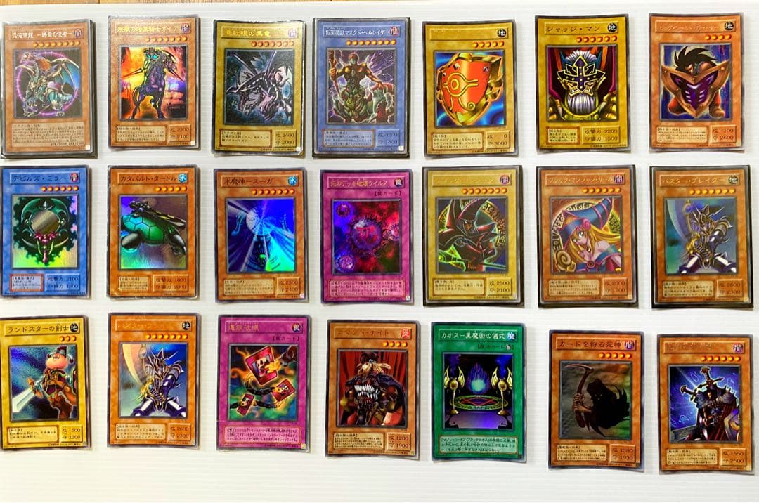 遊戯王 初期 引退品 まとめ売り　レア100枚以上　早い者勝ち 遊戯王 2期 カードのみ 1000枚 大量 まとめ売り セット 希少
