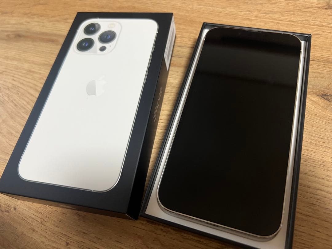 Apple iPhone 13 Pro ホワイト 本体 美品】Apple iPhone 13 Pro ホワイト 本体 - メルカリ