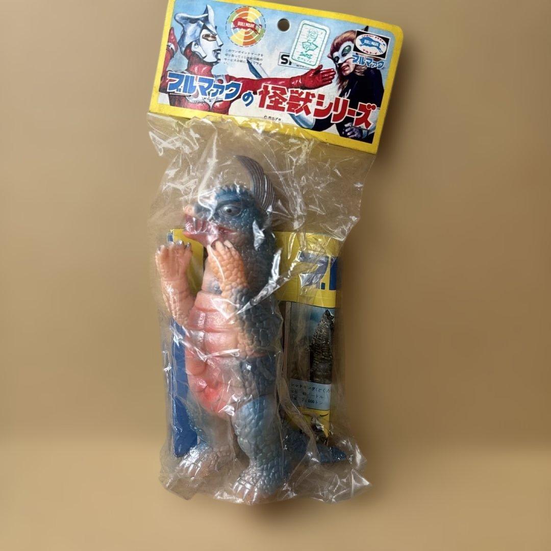 ス*メ様 【未開封品】年代物 ブルマァクの怪獣シリーズ アーストロン ソフビ フ ブルマァク アーストロン 怪獣ソフビ フィギュア ウルトラマン - メルカリ