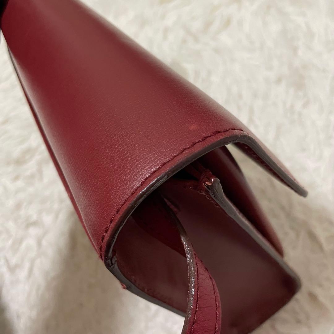 美品 フェラガモ カメラバッグ レッド シルバー金具 ロゴ刻印