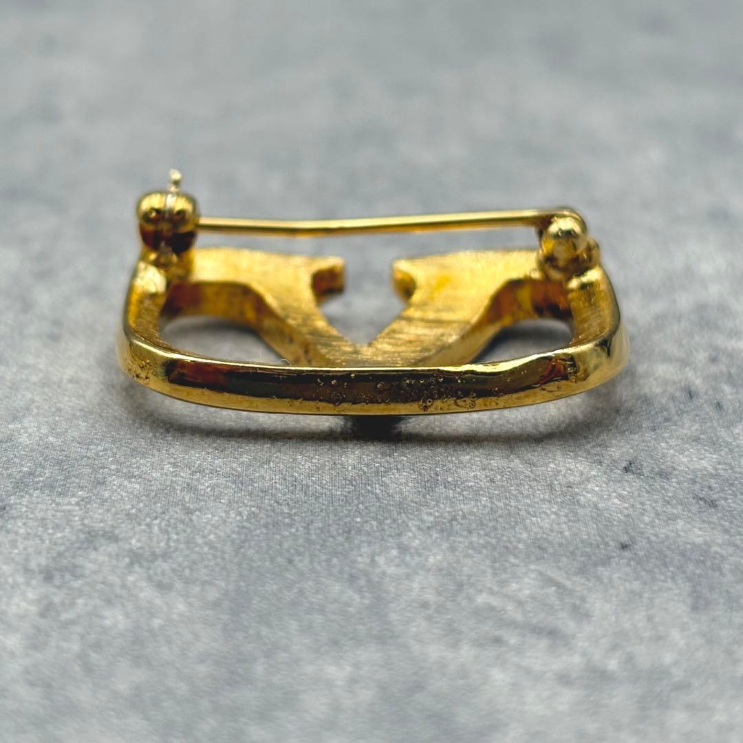 VALENTINO Vロゴ シグネチャー ゴールド シルバー ブローチ