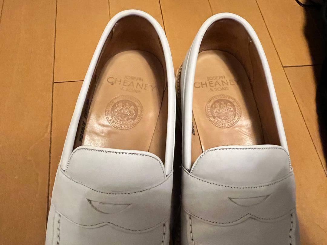 JOSEPH CHEANEY ホワイトローファー