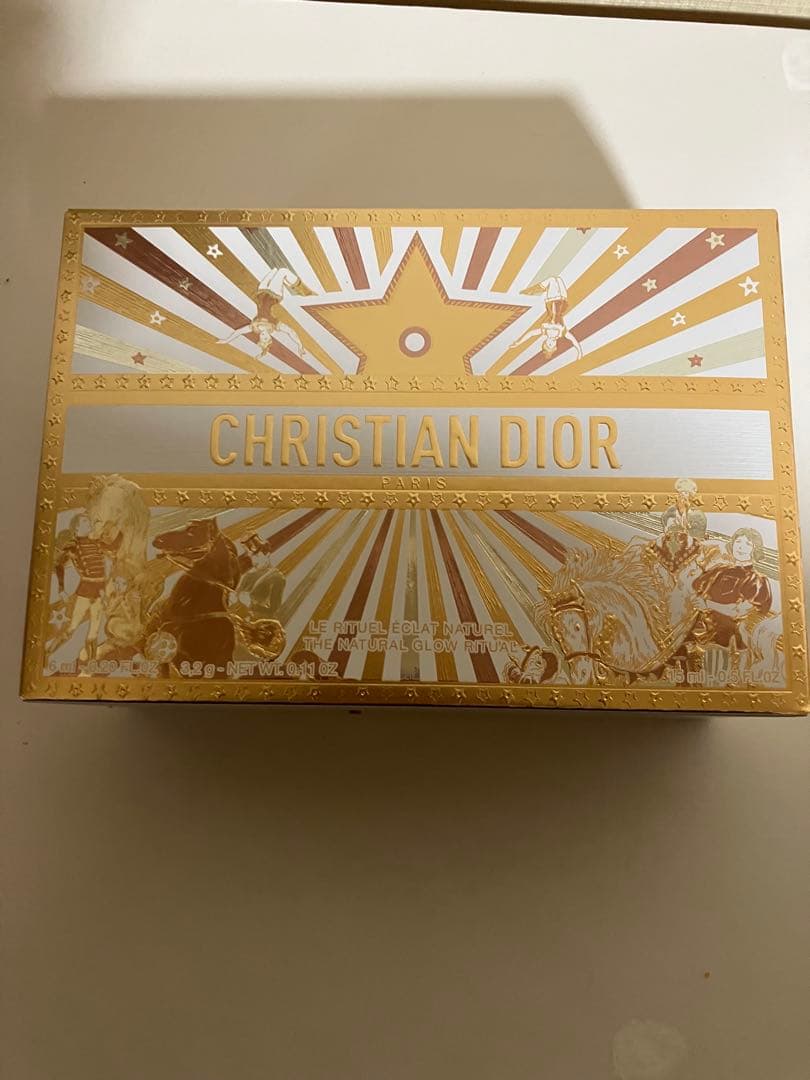 【新品未使用】dior クリスマスコフレ 2025 2025年クリスマスコフレ】「ディオール」がサーカスをテーマにした