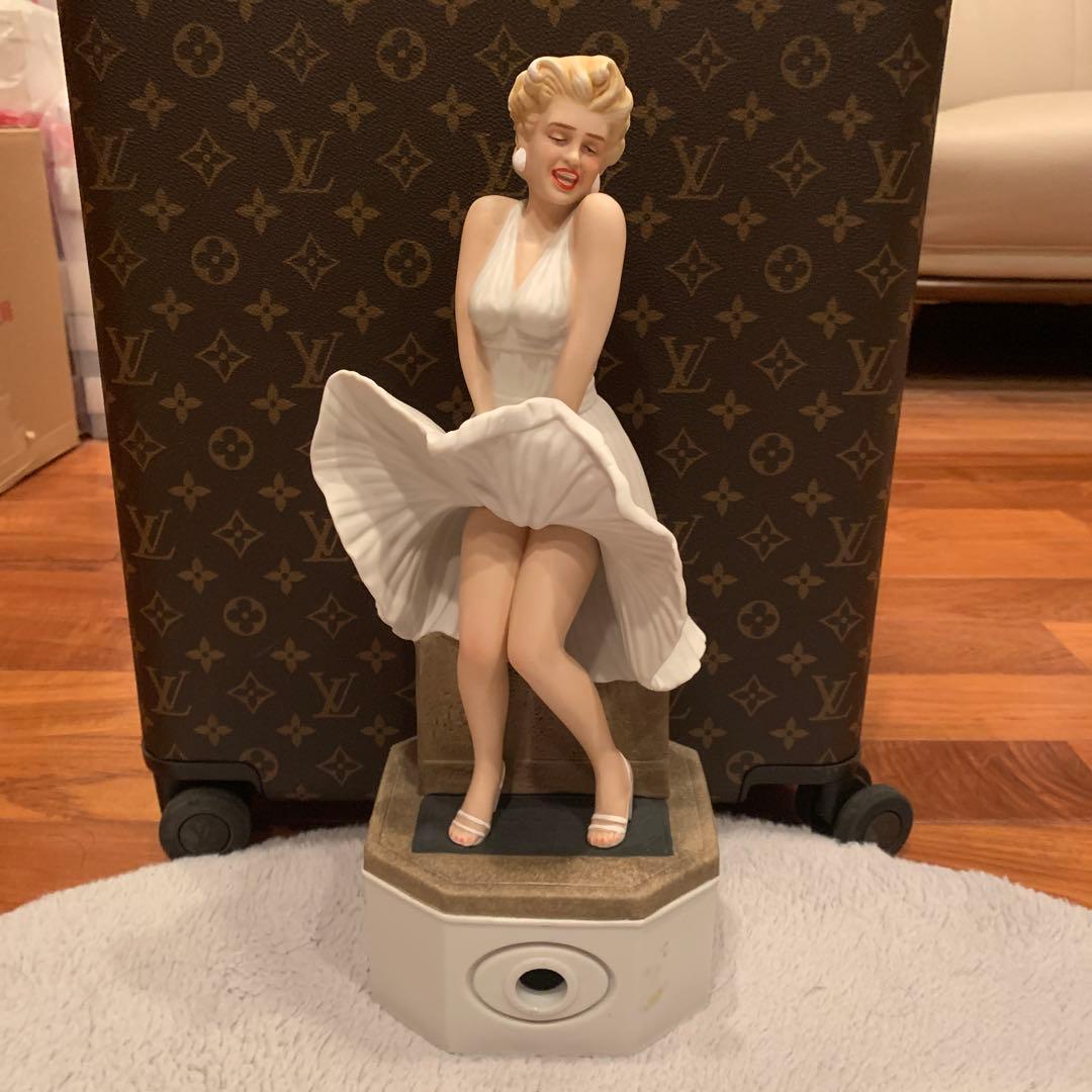 miles.ohashi マリリンモンロー 7年目の浮気 空瓶 七年目の浮気。 - マンガ倉庫大分わさだ店