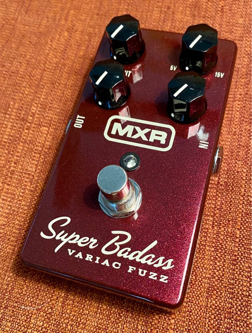 一番踏まれるMXR Super Badass Variac Fuzz Amazon.com: MXR® Super Badass® Variac Fuzz : Musical Instruments