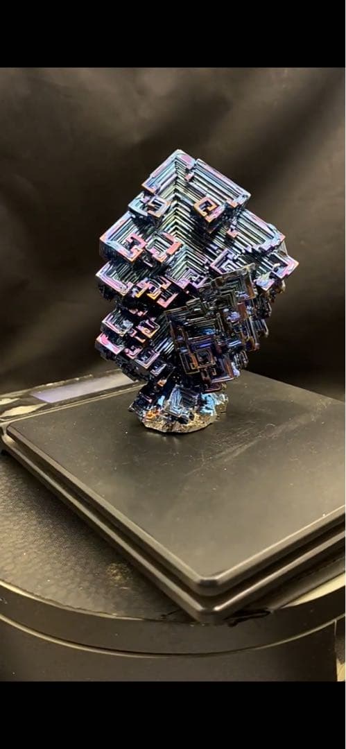 ビスマス価格高騰！】神秘的なビスマス結晶 606g ケース付き - メルカリ